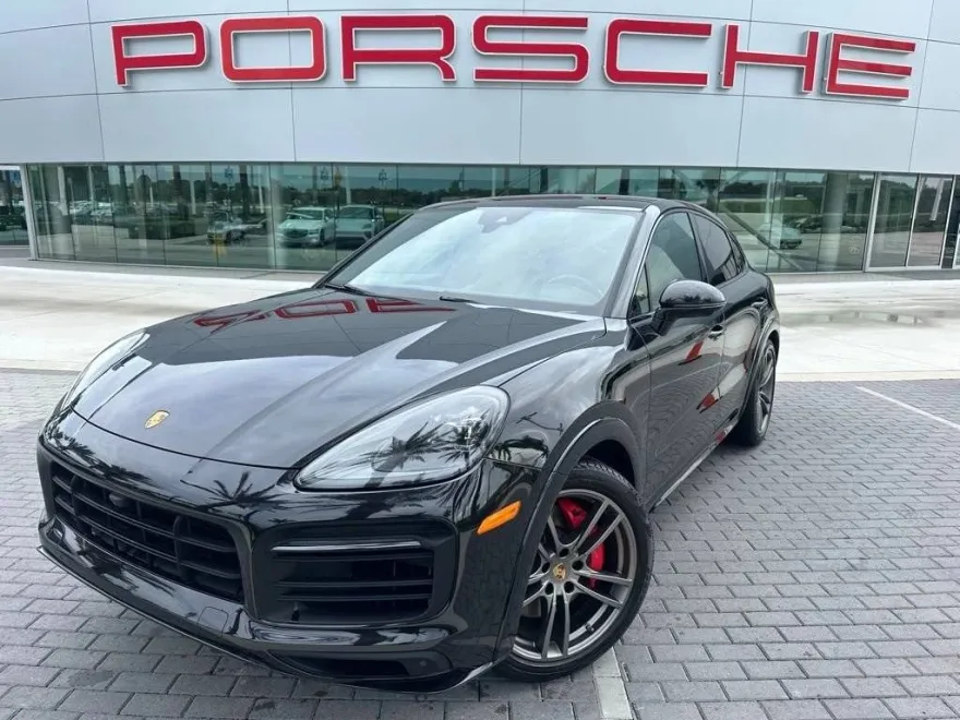 2022 Porsche Cayenne GTS Coupe photo 1