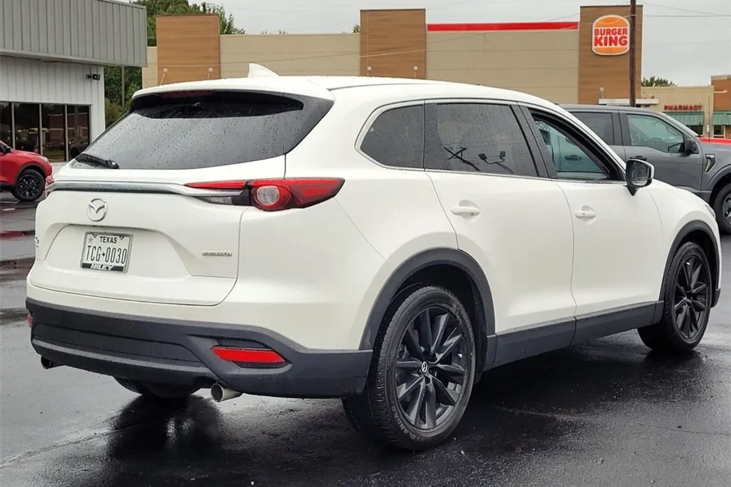 2023 Mazda CX-9 Touring photo 1