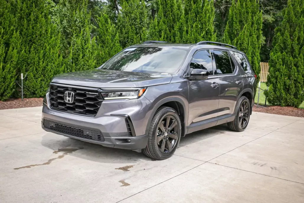 2025 Honda Pilot Black Edition photo 1