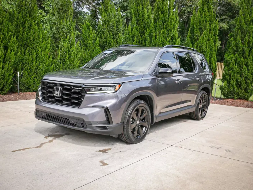 2025 Honda Pilot Black Edition photo 1