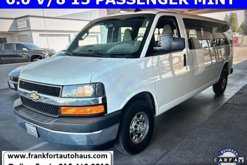 2018 Chevrolet Express 3500 LT Passenger Van photo 1