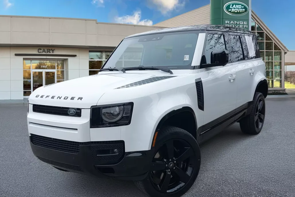 2025 Land Rover Defender 110 photo 1