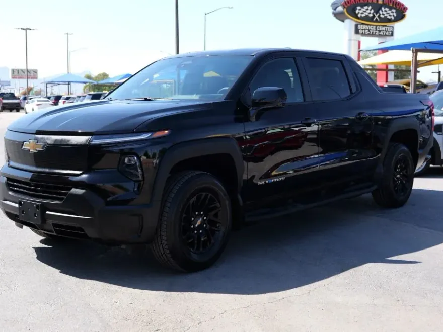 2024 Chevrolet Silverado EV Work Truck photo 1