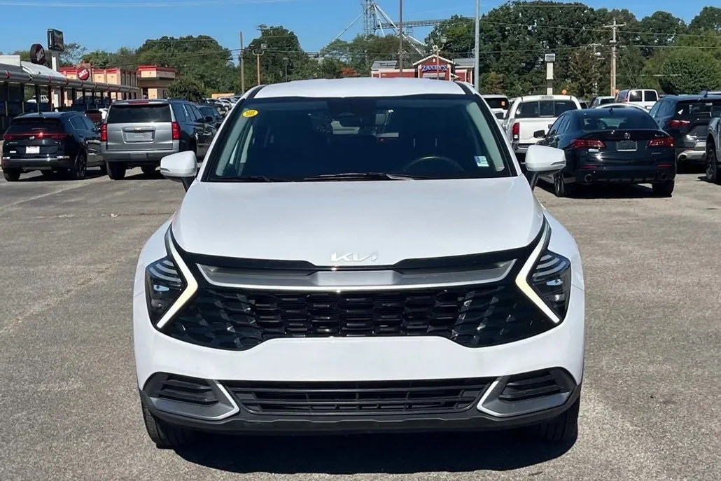 2024 Kia Sportage EX photo 1