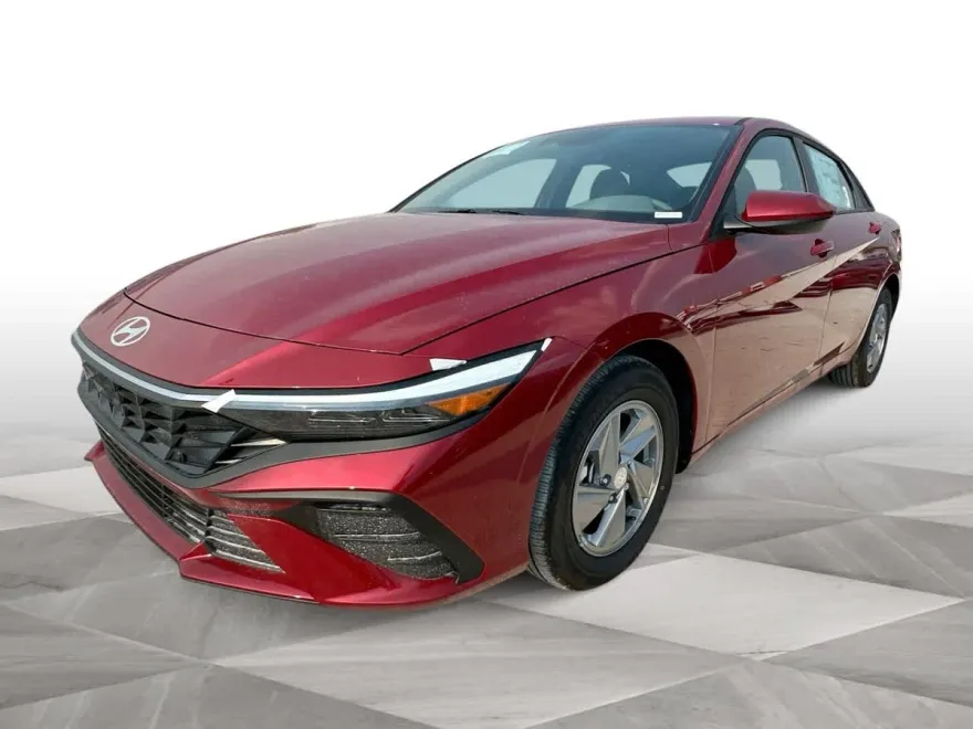 2025 Hyundai Elantra SE photo 1