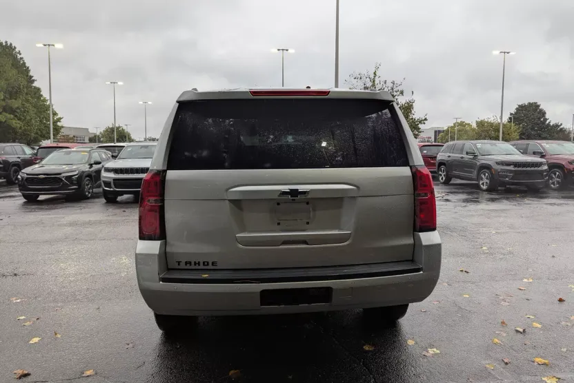 2019 Chevrolet Tahoe LT photo 1