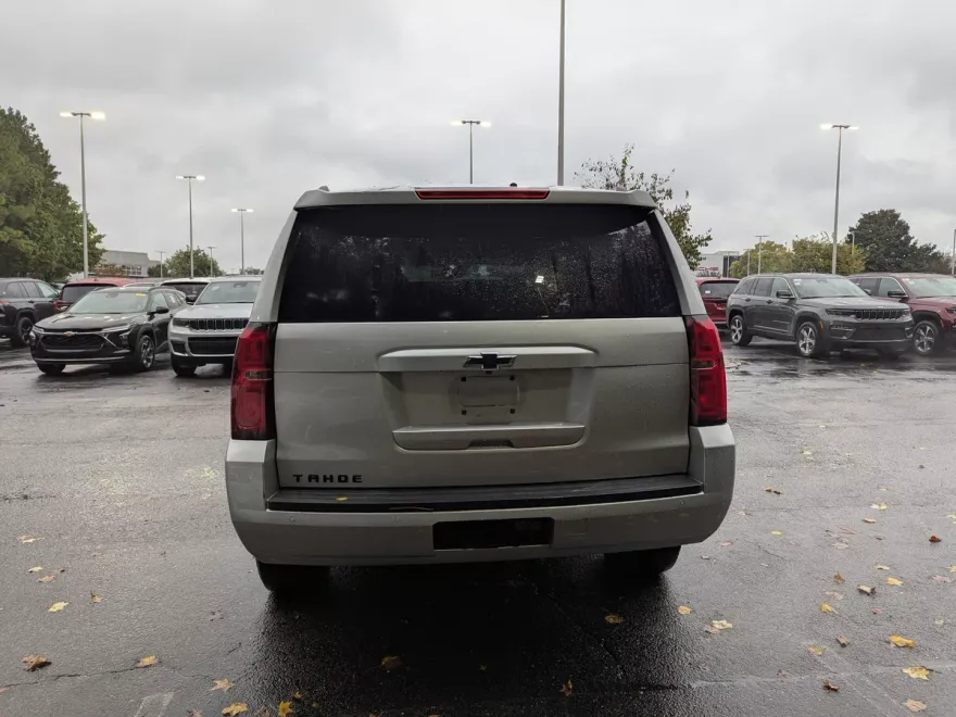 2019 Chevrolet Tahoe LT photo 1