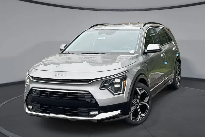 2025 Kia Niro Plug-In Hybrid SX Touring photo 1