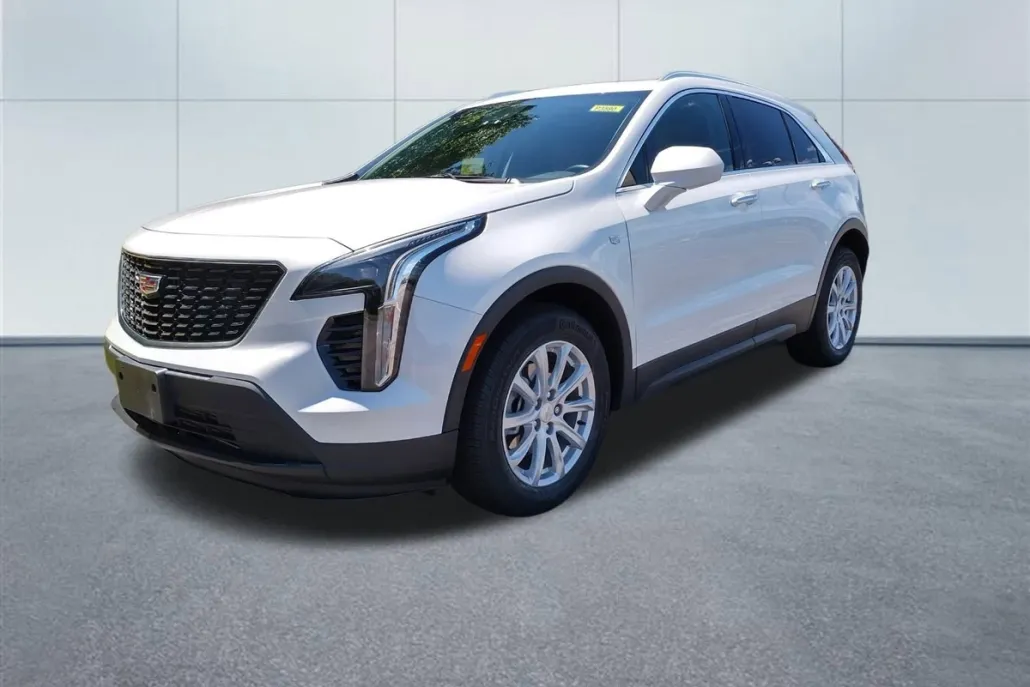 2023 Cadillac XT4 Luxury photo 1