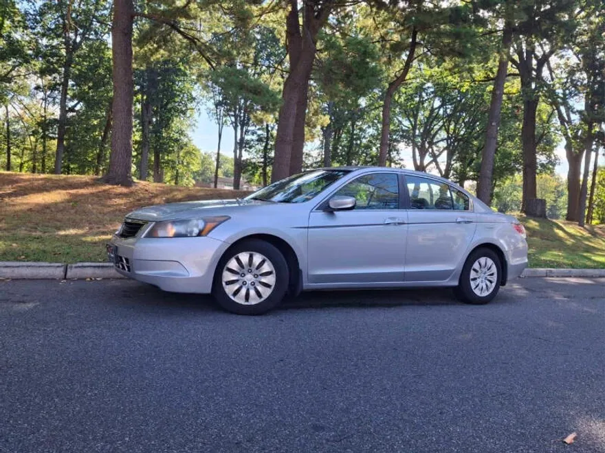 2010 Honda Accord LX photo 1