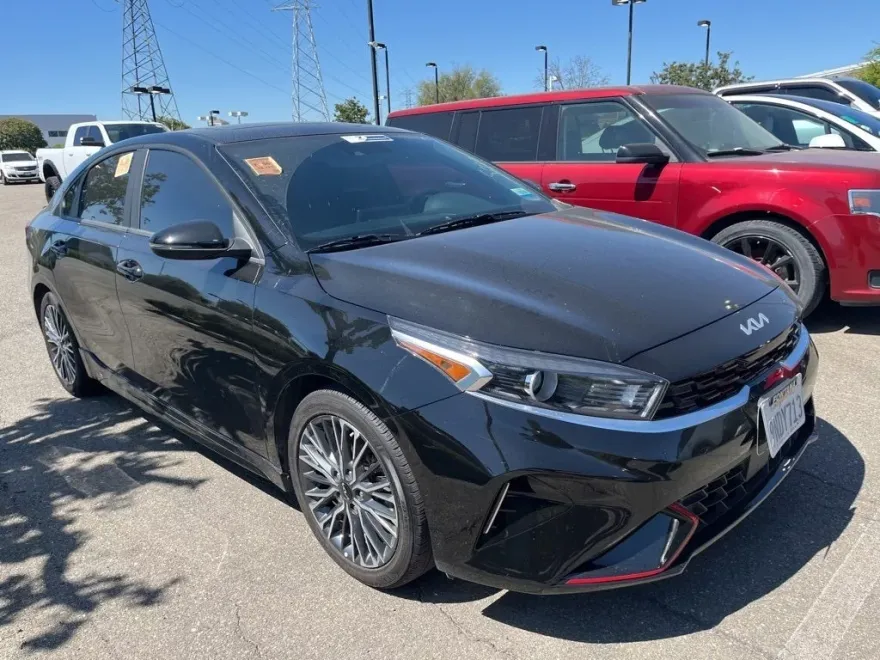 2024 Kia Forte GT-Line photo 1