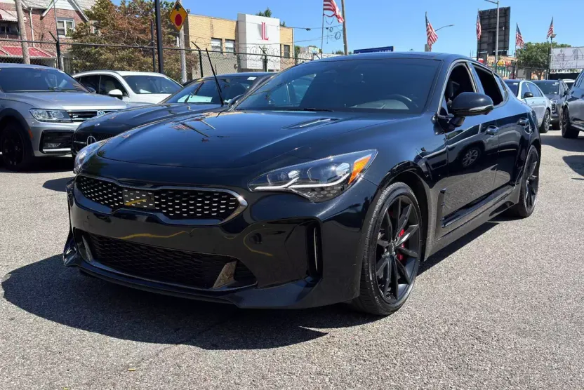 2022 Kia Stinger GT2 photo 1