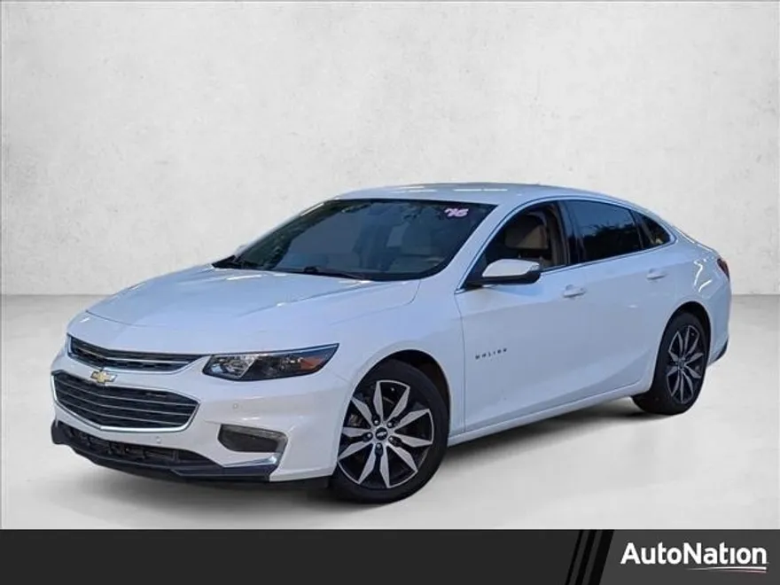 2016 Chevrolet Malibu 2LT photo 1
