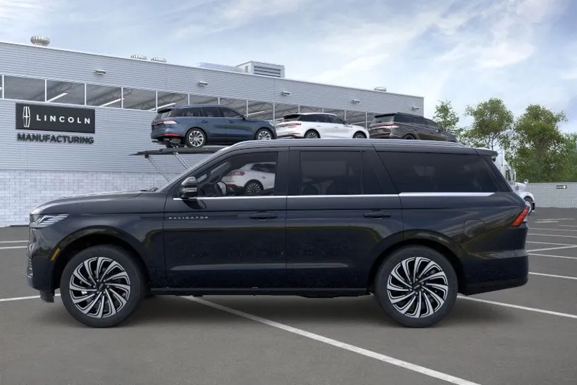 2025 Lincoln Navigator Black Label photo 1
