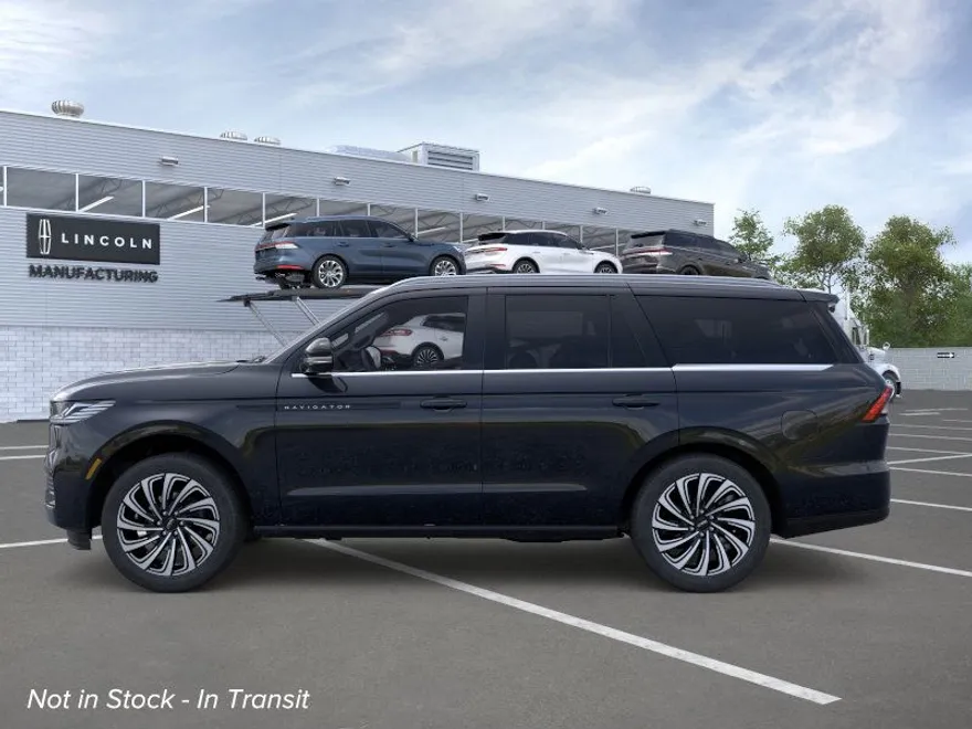 2025 Lincoln Navigator Black Label photo 1