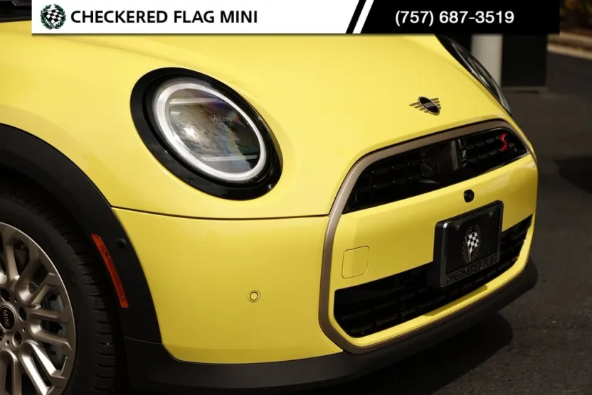 2025 Mini Cooper S Iconic photo 1