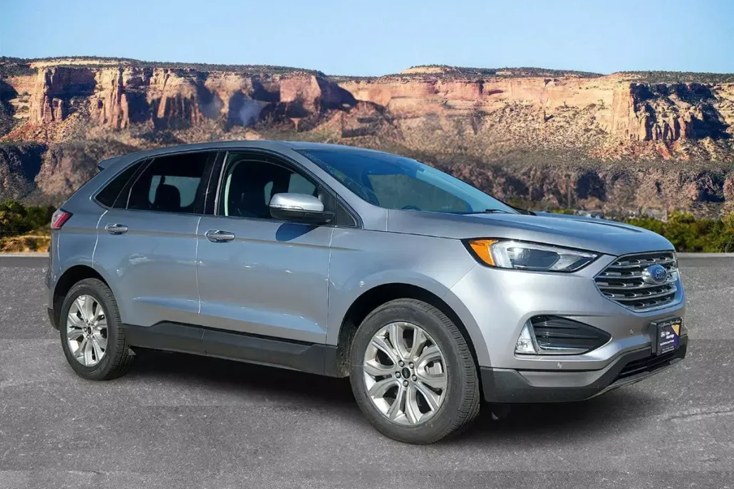 2024 Ford Edge Titanium photo 1