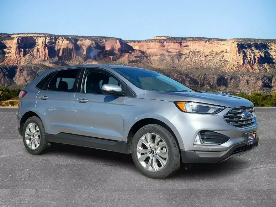 2024 Ford Edge Titanium photo 1