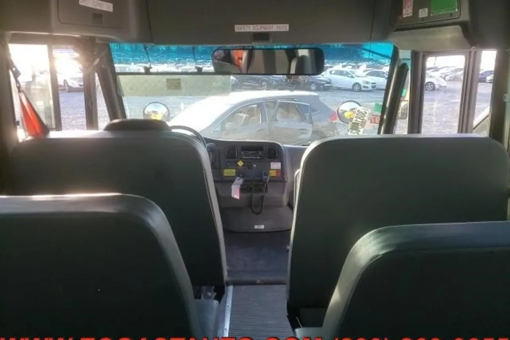 2022 Freightliner B2 Bus Chassis photo 1