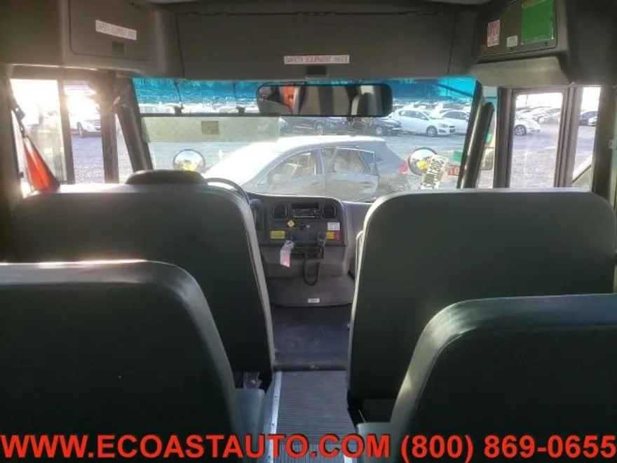 2022 Freightliner B2 Bus Chassis photo 1