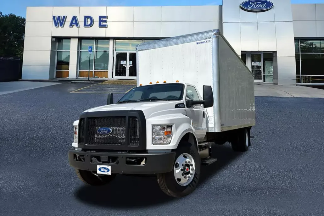 2025 Ford F-750 SuperCab photo 1