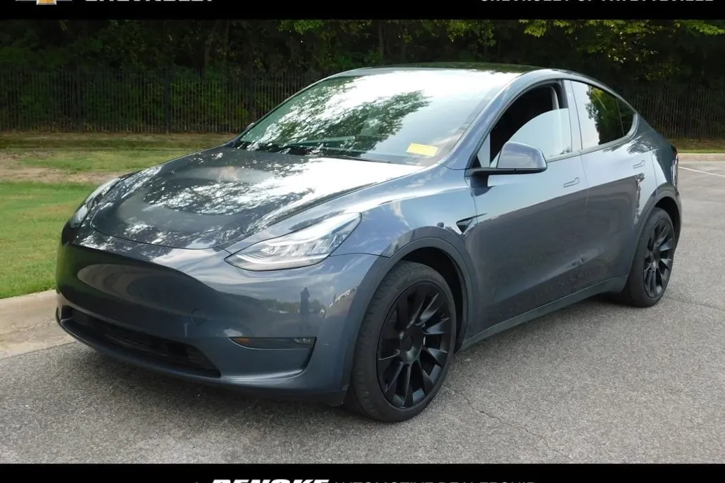 2023 Tesla Model Y Long Range photo 1
