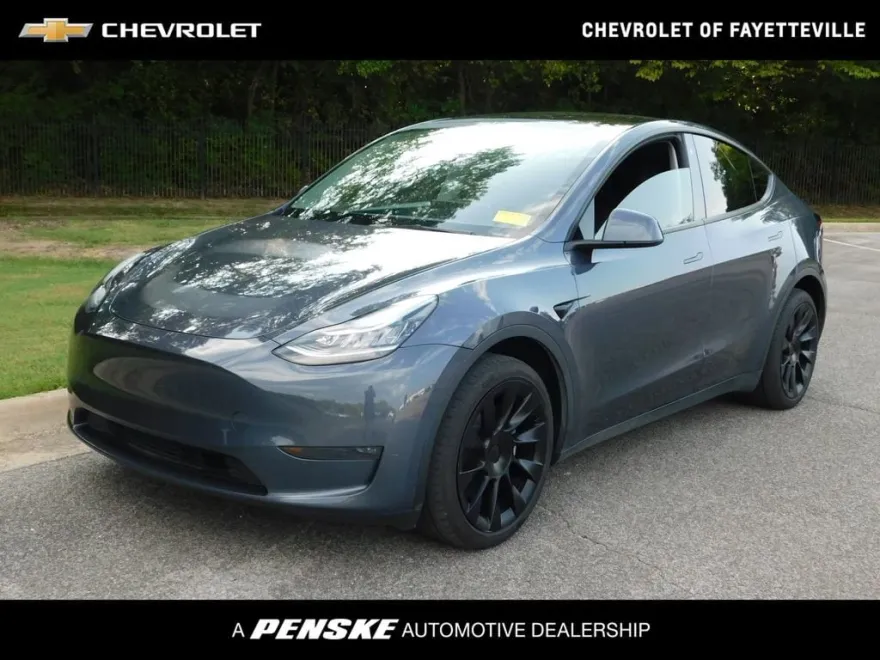 2023 Tesla Model Y Long Range photo 1
