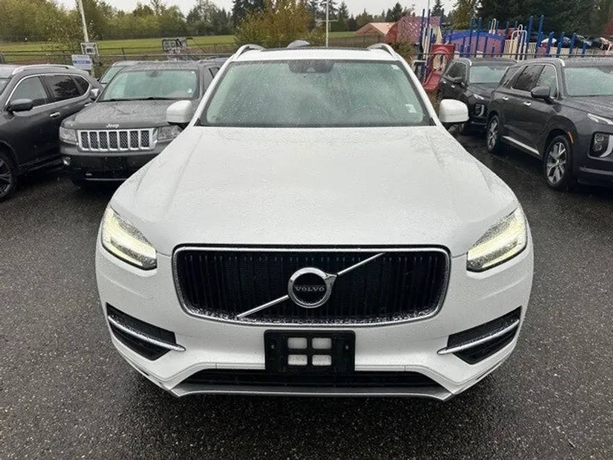 2018 Volvo XC90 T6 AWD Momentum photo 1