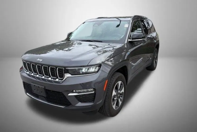 2023 Jeep Cherokee 4xe photo 1