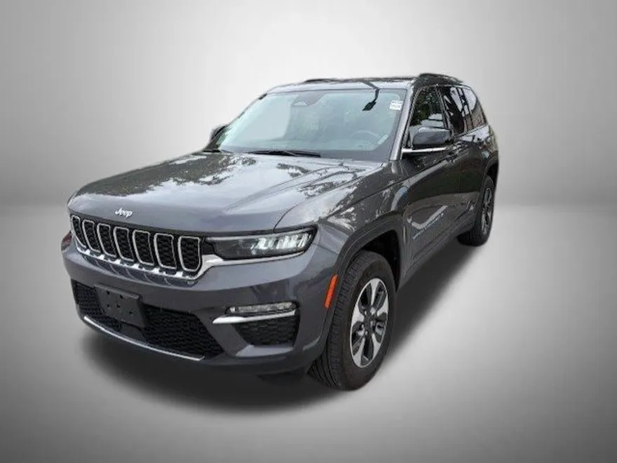 2023 Jeep Cherokee 4xe photo 1