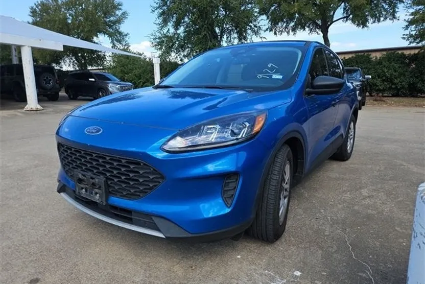 2021 Ford Escape S photo 1