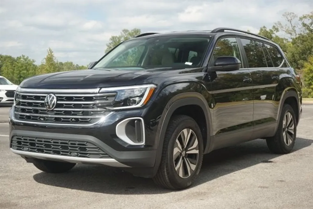 2025 Volkswagen Atlas SE photo 1