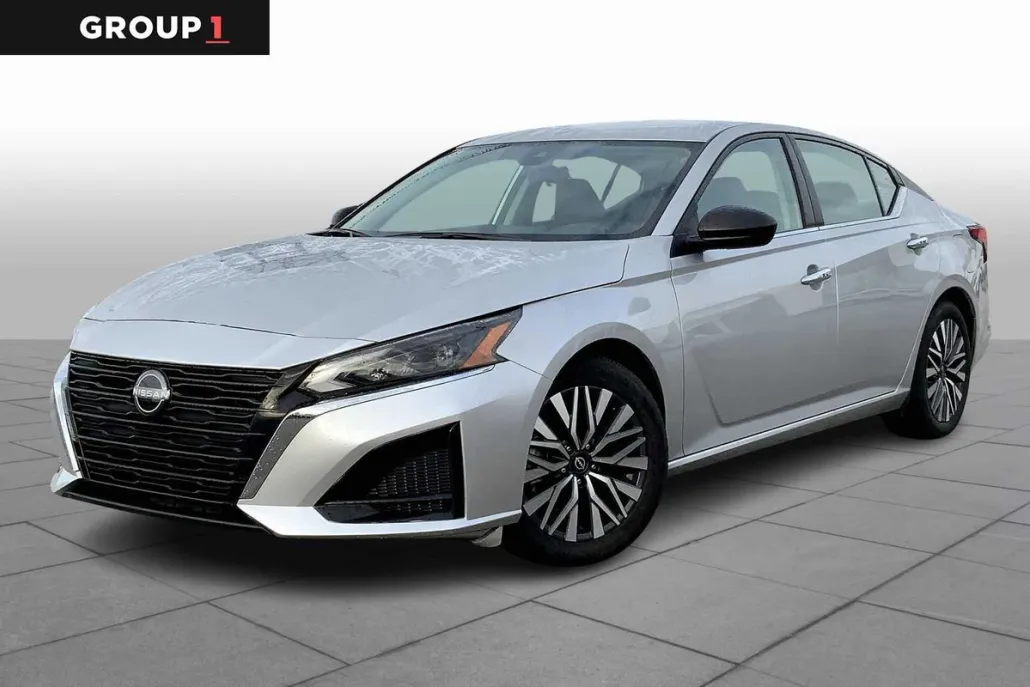 2024 Nissan Altima 2.5 SV photo 1