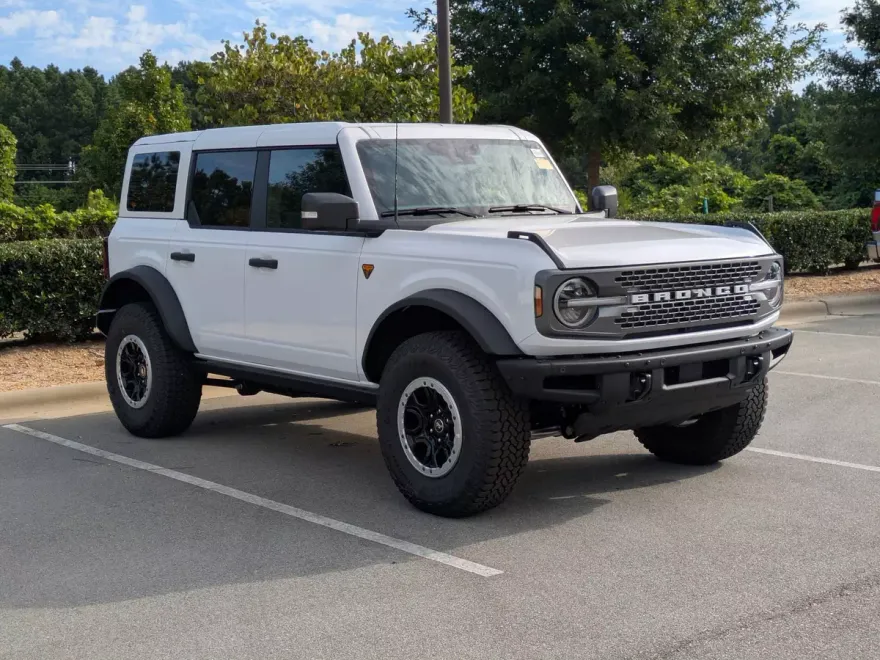 2025 Ford Bronco Badlands photo 1