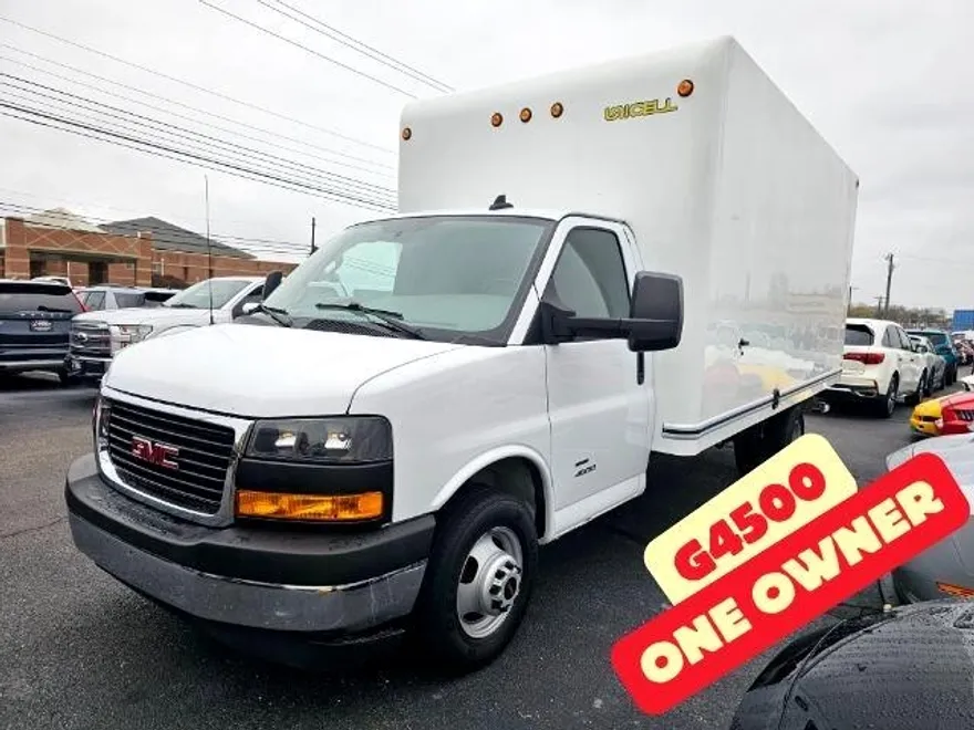 2022 Gmc Savana Cutaway photo 1