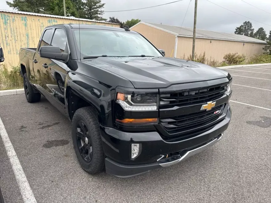 2016 Chevrolet Silverado 1500 LT photo 1