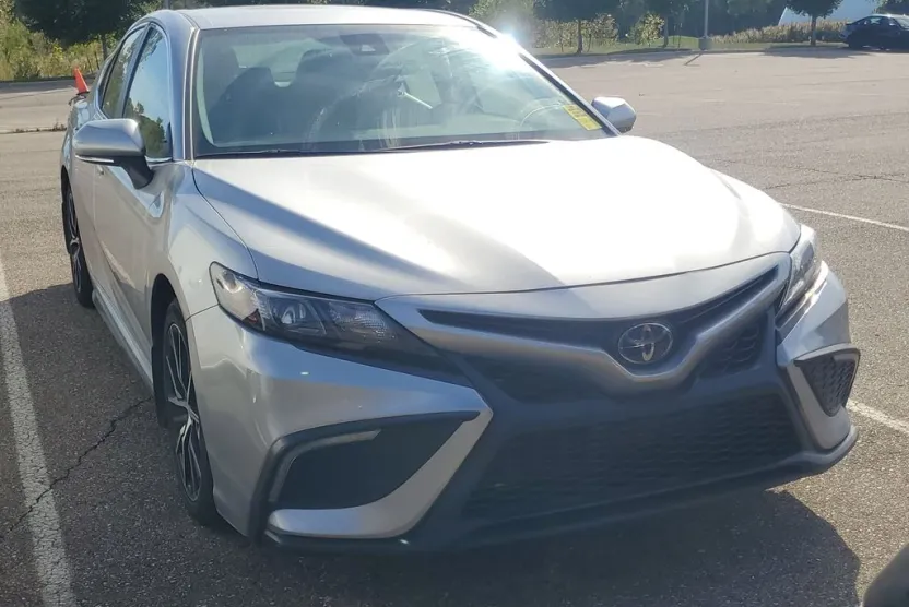 2023 Toyota Camry SE photo 1