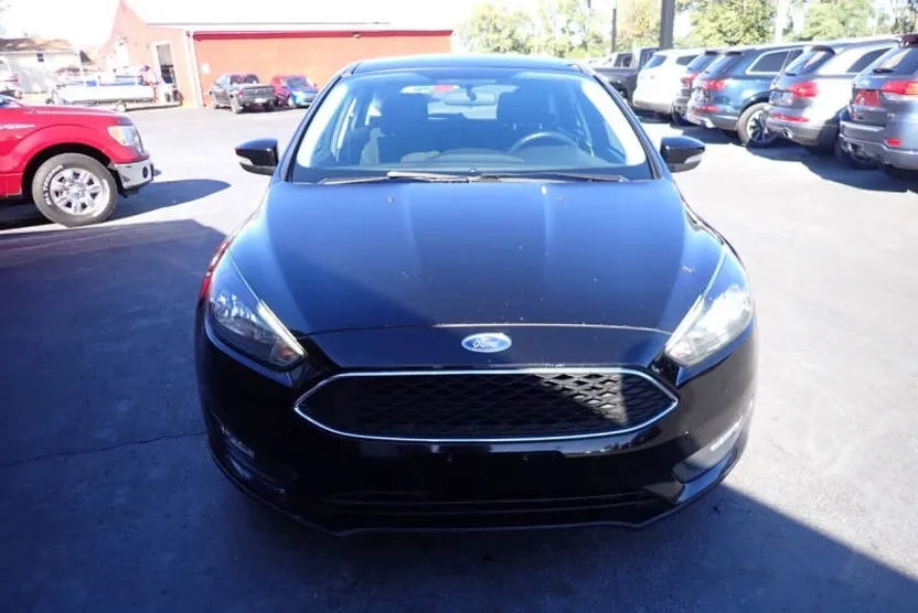2017 Ford Focus SEL photo 1