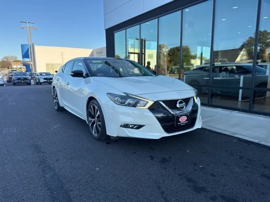 2017 Nissan Maxima Platinum photo 1