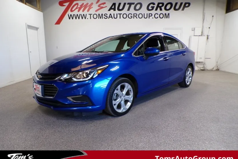 2017 Chevrolet Cruze Premier photo 1