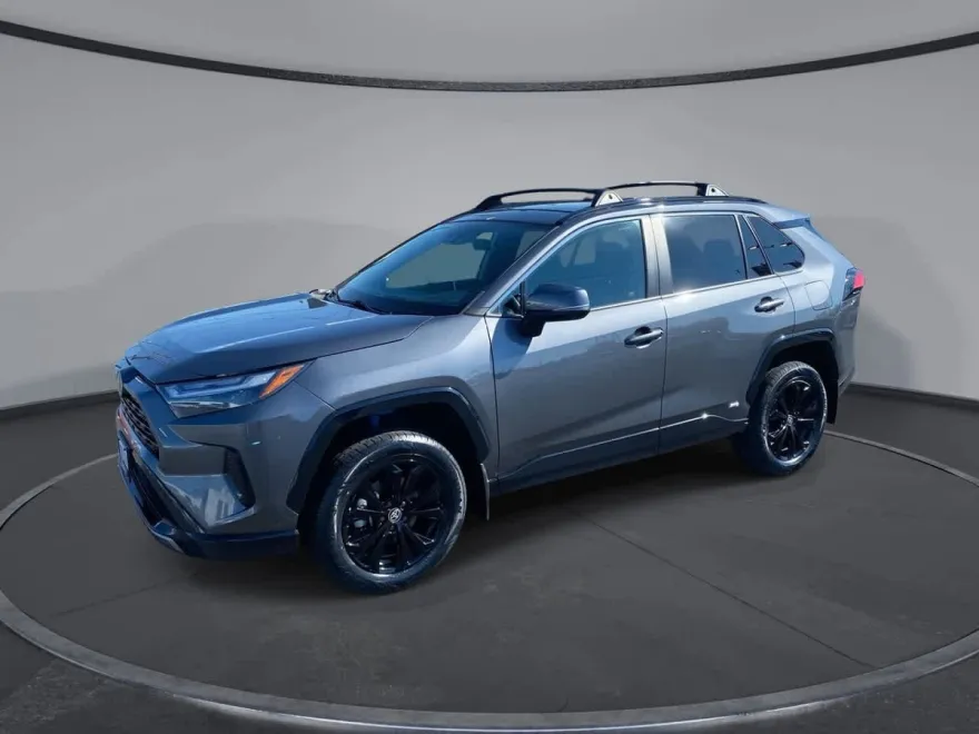 2022 Toyota RAV4 Hybrid SE photo 1