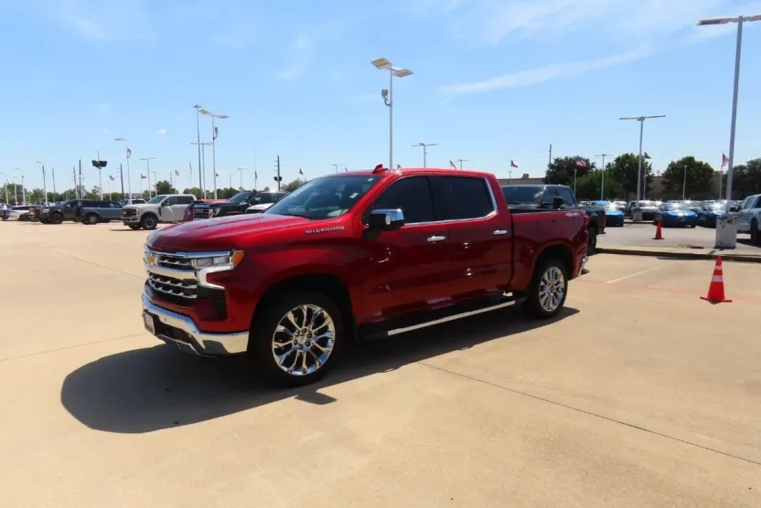2023 Chevrolet Silverado 1500 LTZ photo 1