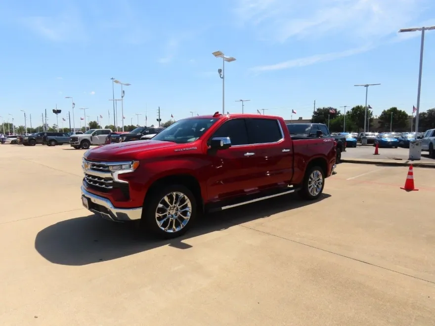 2023 Chevrolet Silverado 1500 LTZ photo 1