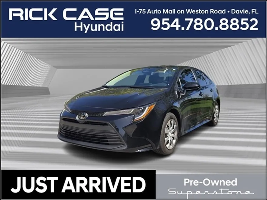 2024 Toyota Corolla LE photo 1