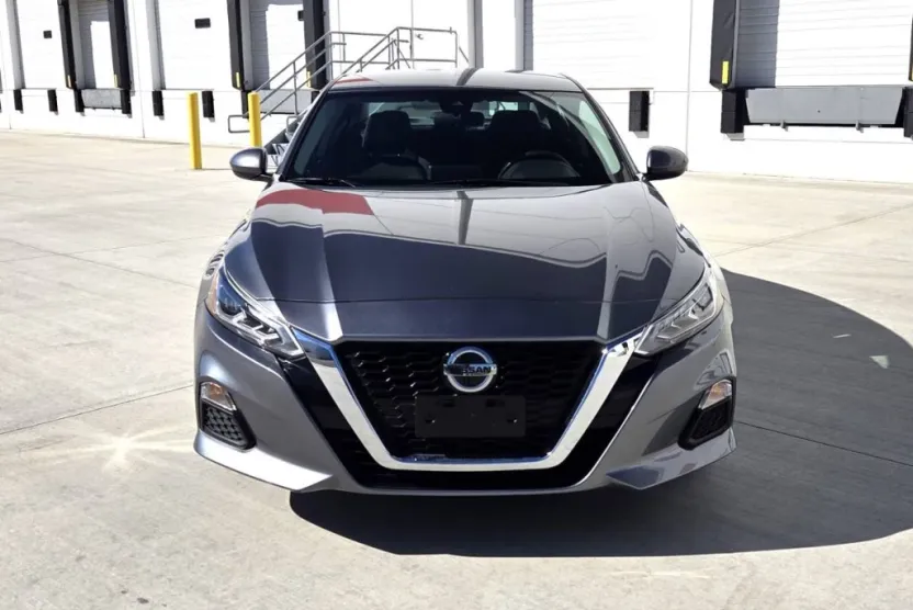2022 Nissan Altima SV photo 1