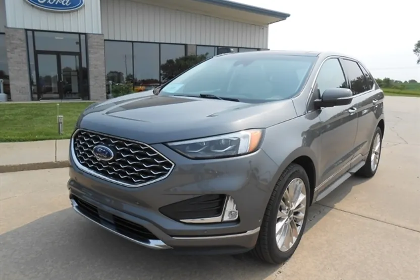 2024 Ford Edge Titanium photo 1