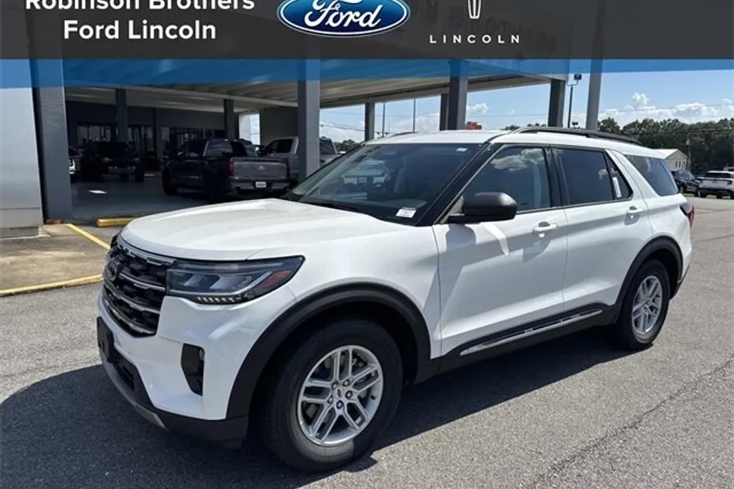 2025 Ford Explorer photo 1