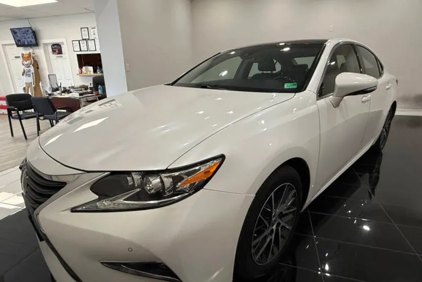 2017 Lexus ES 350 photo 1