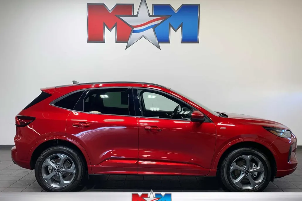 2023 Ford Escape ST-Line Select photo 1
