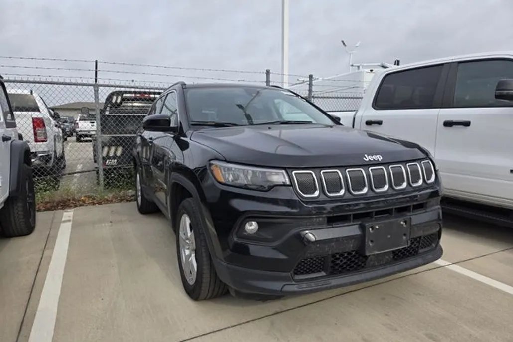 2022 Jeep Compass Latitude photo 1